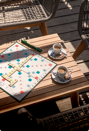 Table extérieure sur terrasse